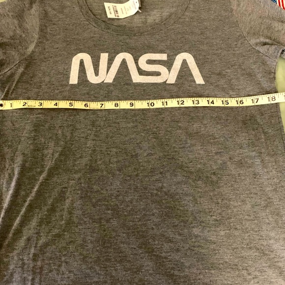 Women’s NASA Launch America Gray T Shirt-size L, slim fit. NWT - Picture 5 of 7
